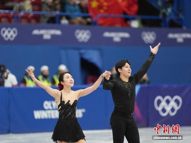 隋文静/韩聪在米兰冬奥会比赛中。中新社记者 蒋启明 摄