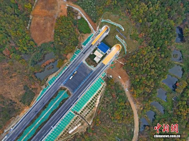 鄂豫再添高速新通道。(无人机照片)湖北交投集团 供图