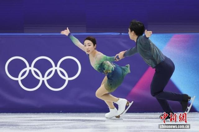 隋文静/韩聪在米兰冬奥会比赛中。中新社记者 蒋启明 摄