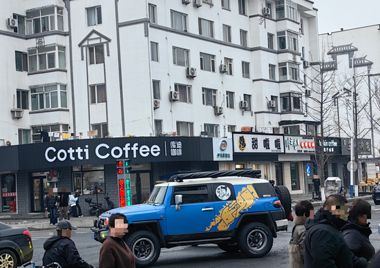 图3：咖啡战争：连锁品牌加速下沉县域市场