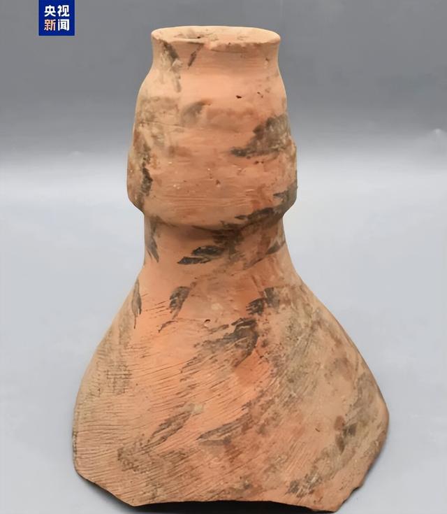 △考古出土彩陶壶（仰韶中期）