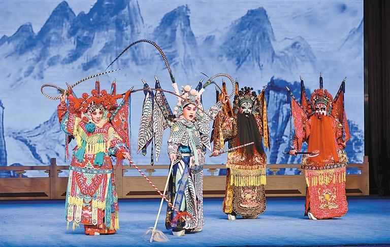 图为永清县停云戏剧节2026春节系列活动首场演出现场。 本报记者 王静 本报通讯员 庞趁友 宋健 摄