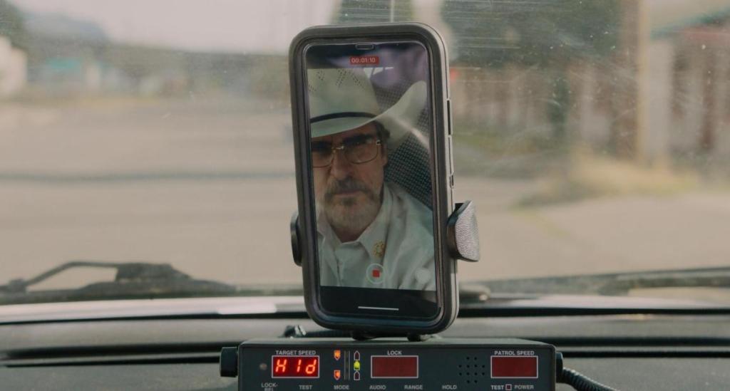 手机短视频，是《爱丁顿》的“剧中剧”