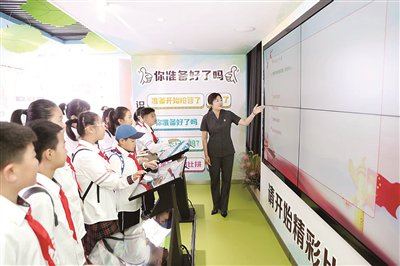 吉林中院法治副校长进行法治宣传教育。受访者供图