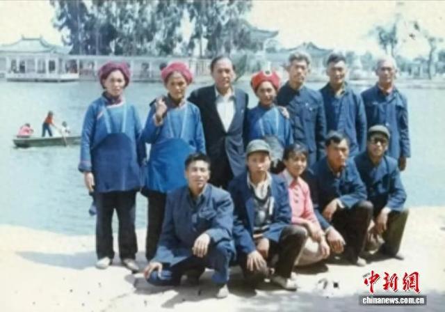 图为台湾同胞张先生为寻亲提供的老照片。禄劝县公安局 供图