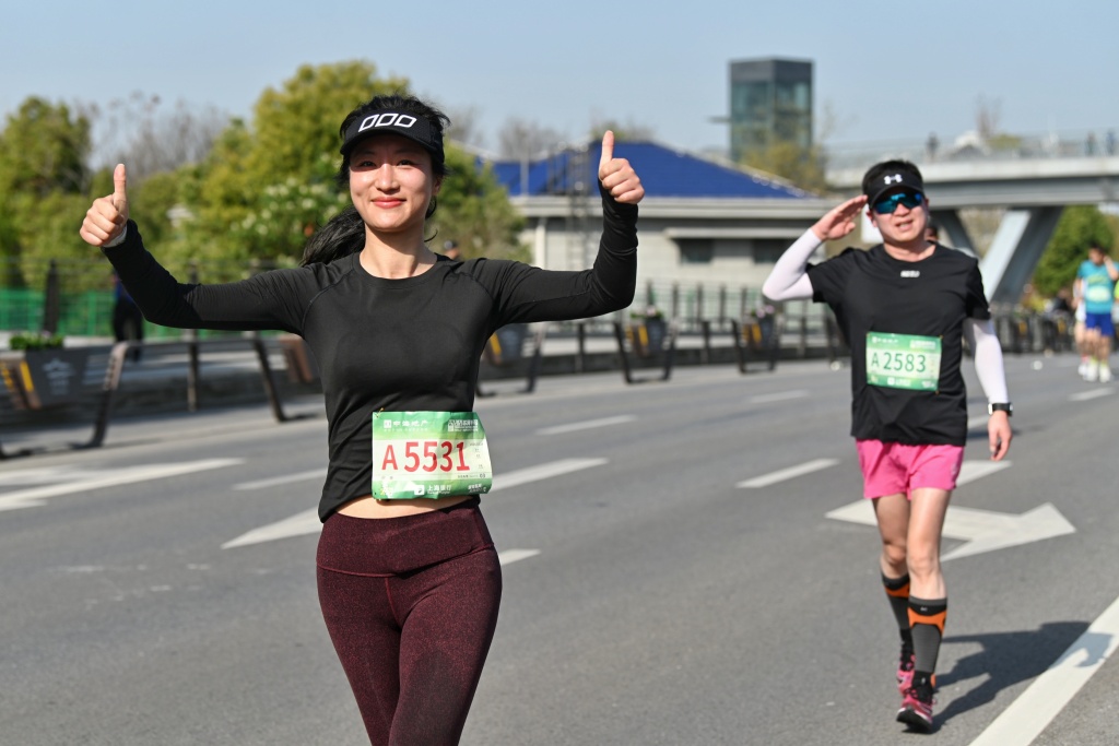 苏河半马如今不仅是一场比赛，更是一次读懂上海城市文化的旅程。 澎湃新闻记者 朱伟辉 摄