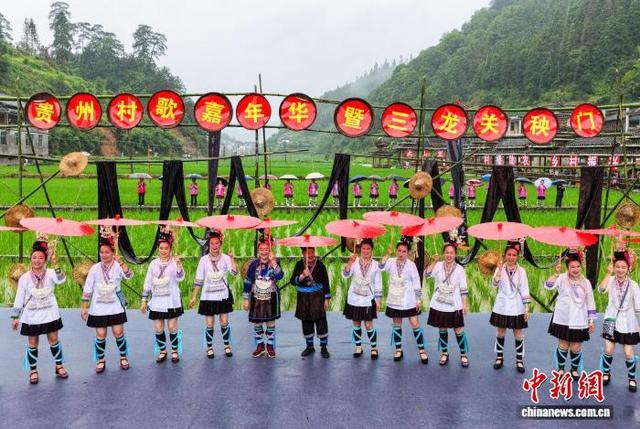 图为“关秧门”民俗活动现场。尹刚 摄