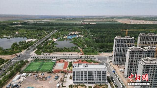 6月下旬，航拍下的金川区城市公园。 戴文昌 摄