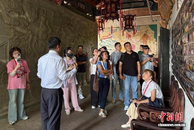 参访翠屏山景区哪吒行宫。祝欢 摄
