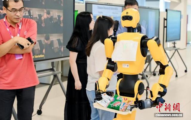 校园开放日现场。 深圳河套学院供图