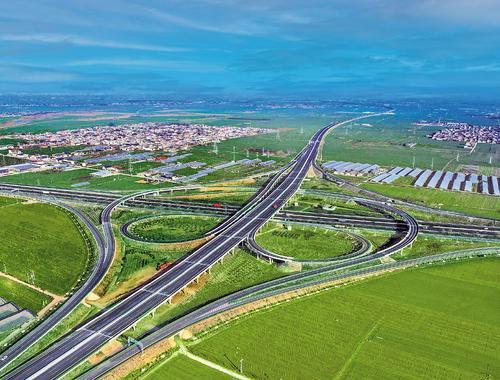 近日航拍的衡昔高速公路石家庄段。石家庄市交通运输局供图