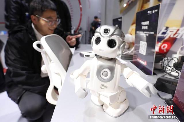 11月27日，世界智能制造博览会在南京开展。中新网记者 泱波 摄