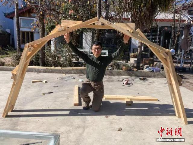 工作中的程新皓。受访者 供图