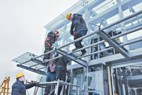 正在建设中的六环高线公园启动段现场。本报记者 白继开摄