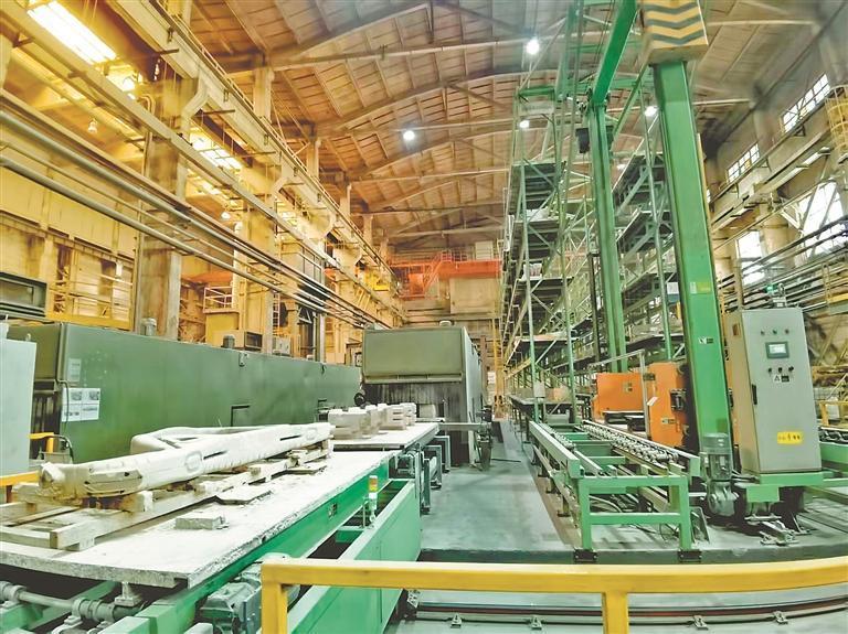 智能化砂芯储运生产线。本报记者 孙昊摄