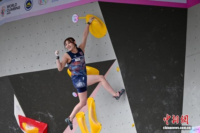 图为冲顶的日本选手伊藤双叶。中新社记者 刘忠俊 摄