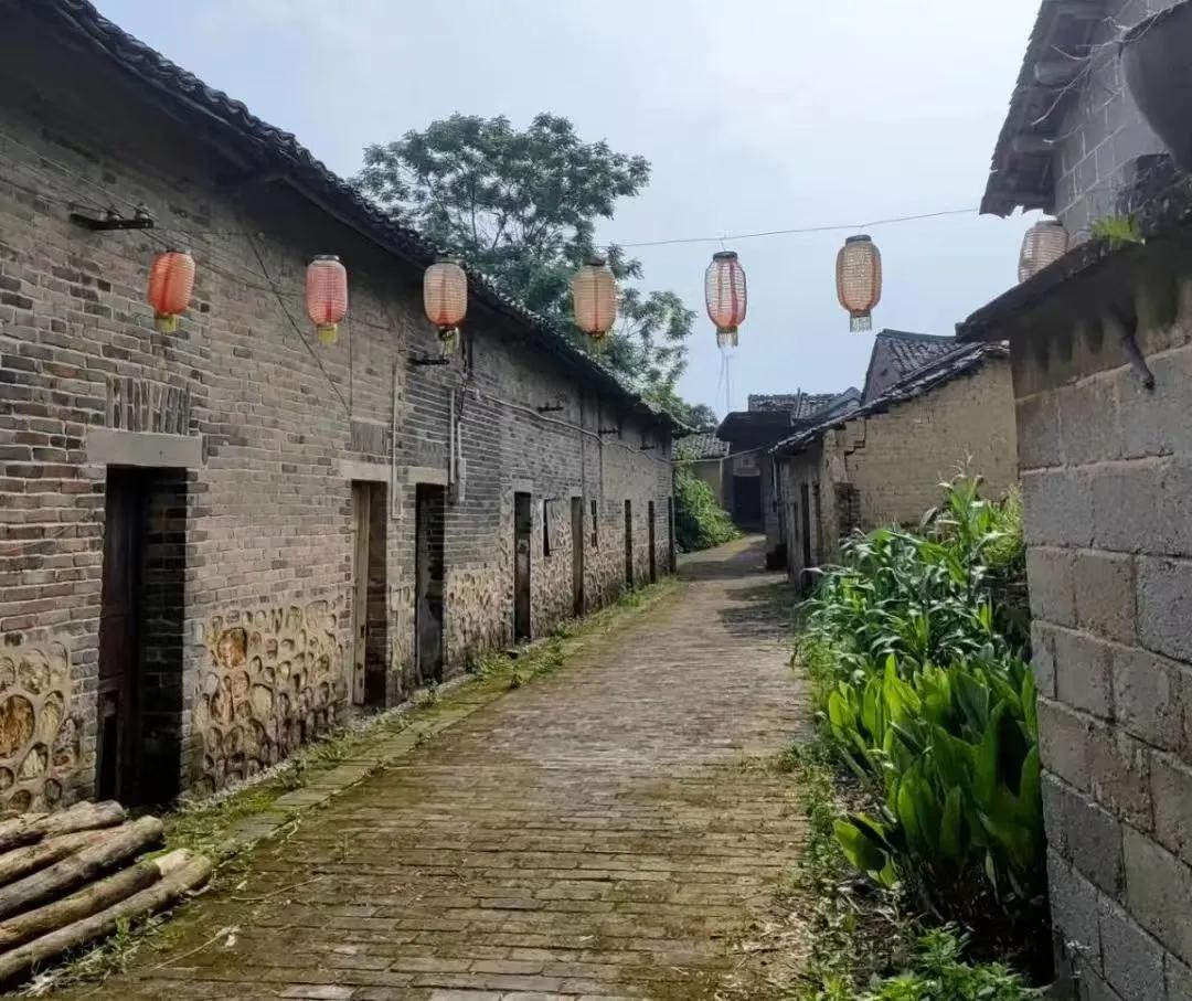  下施村古建筑风貌  周红  摄