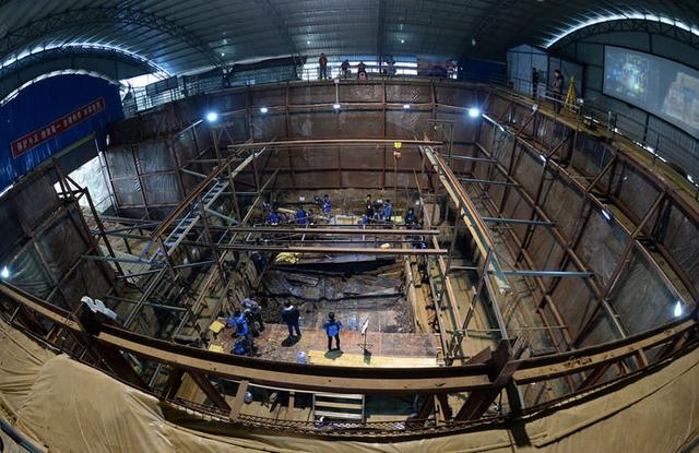 这是位于江西南昌的海昏侯墓遗址发掘现场（2015年11月14日摄）。新华社记者 万象 摄