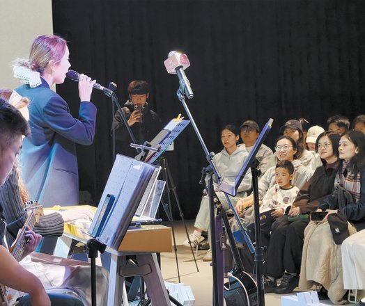 “春风吹”音乐会 本版摄影 本报记者 周馨