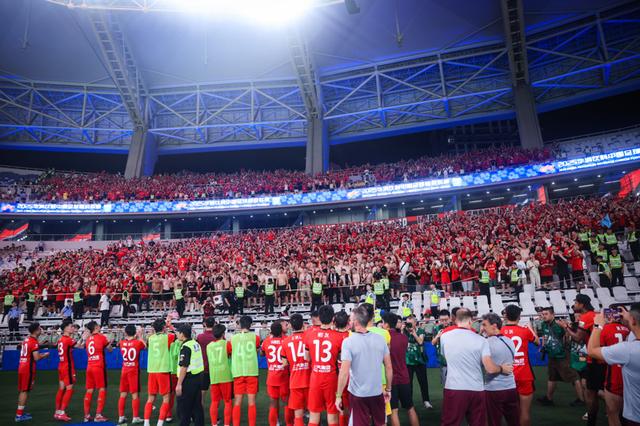 8月9日，上海海港队客场赢下上海德比，保留夺冠希望。 海沙尔 摄