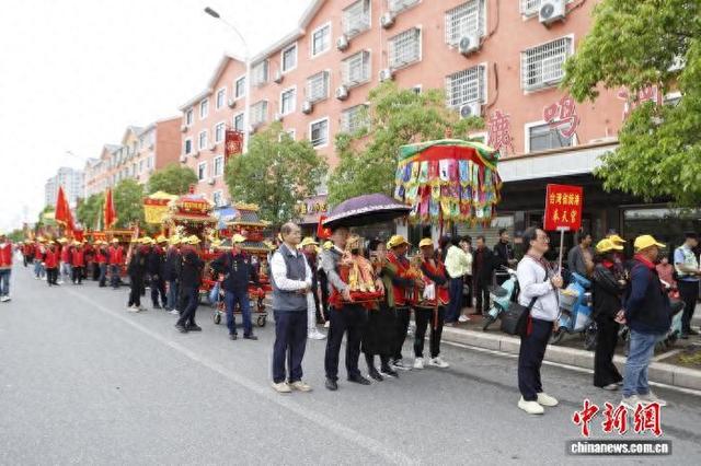 5月9日，2026丙午年鼎台妈祖信俗文化交流活动在福建省宁德福鼎市举行，两岸信众同心祈福、共叙情谊。易吓清 摄