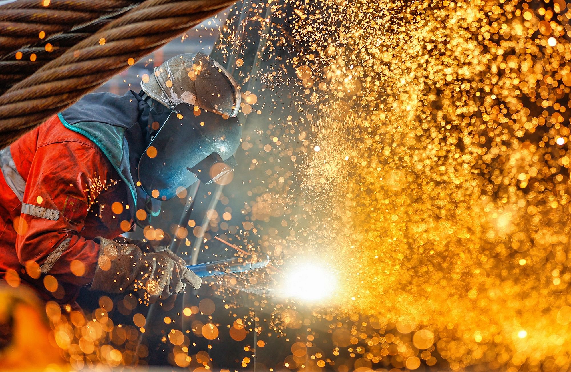 　　△ 2026年1月29日，天津市滨海新区，海上油气平台建设工人正在进行现场施工。