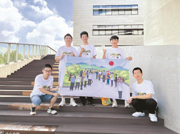 从右到左分别为秦乐闻、李亚、邱比恒、汪廷恩、颜泓鑫
