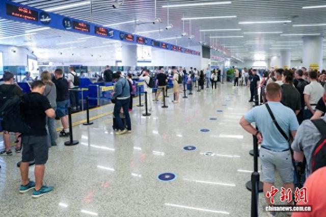 白云边检站持续加强客流动态监测。白云边检站 供图