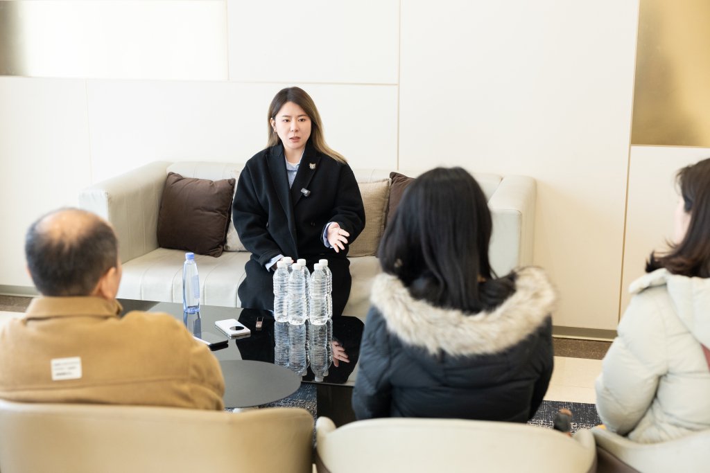 花样年华董事长陈七岁接受采访