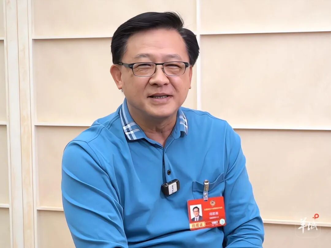 港区全国政协委员何君尧接受羊城晚报专访。羊城晚报记者 温泽广 摄