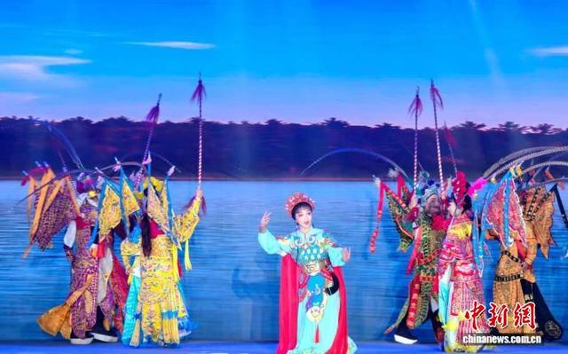 传统闽剧《顺天圣母陈靖姑》。吴允杰 摄