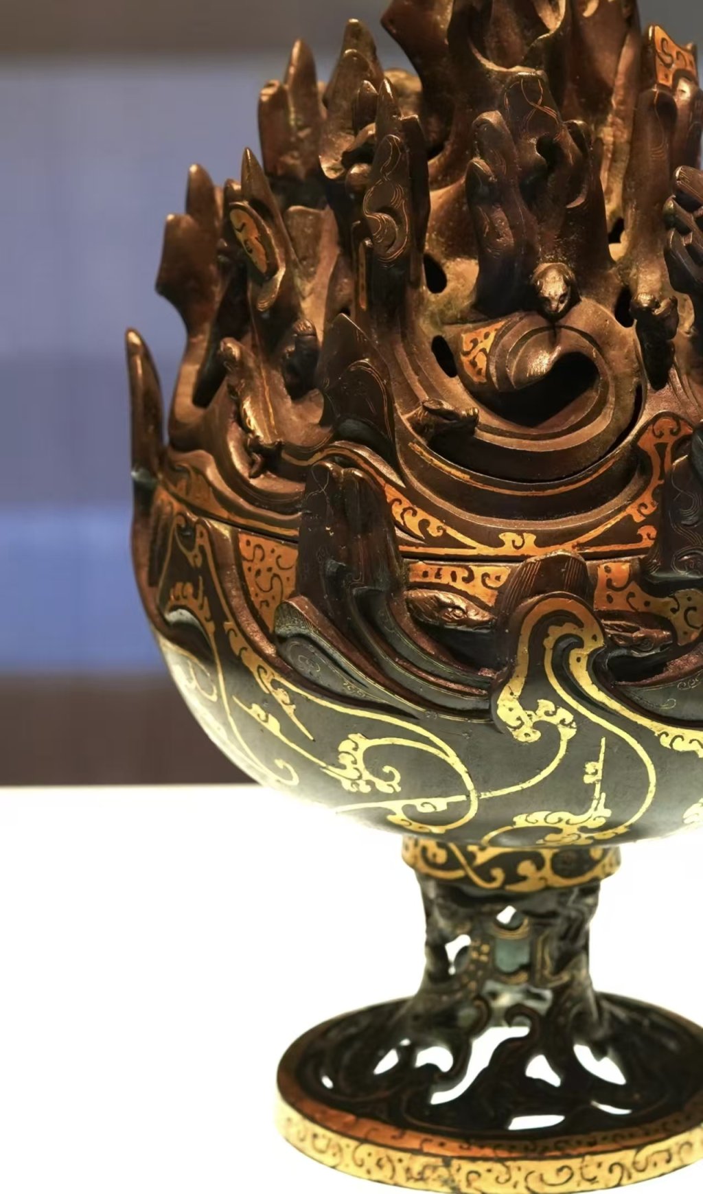 满城汉墓出土博山炉