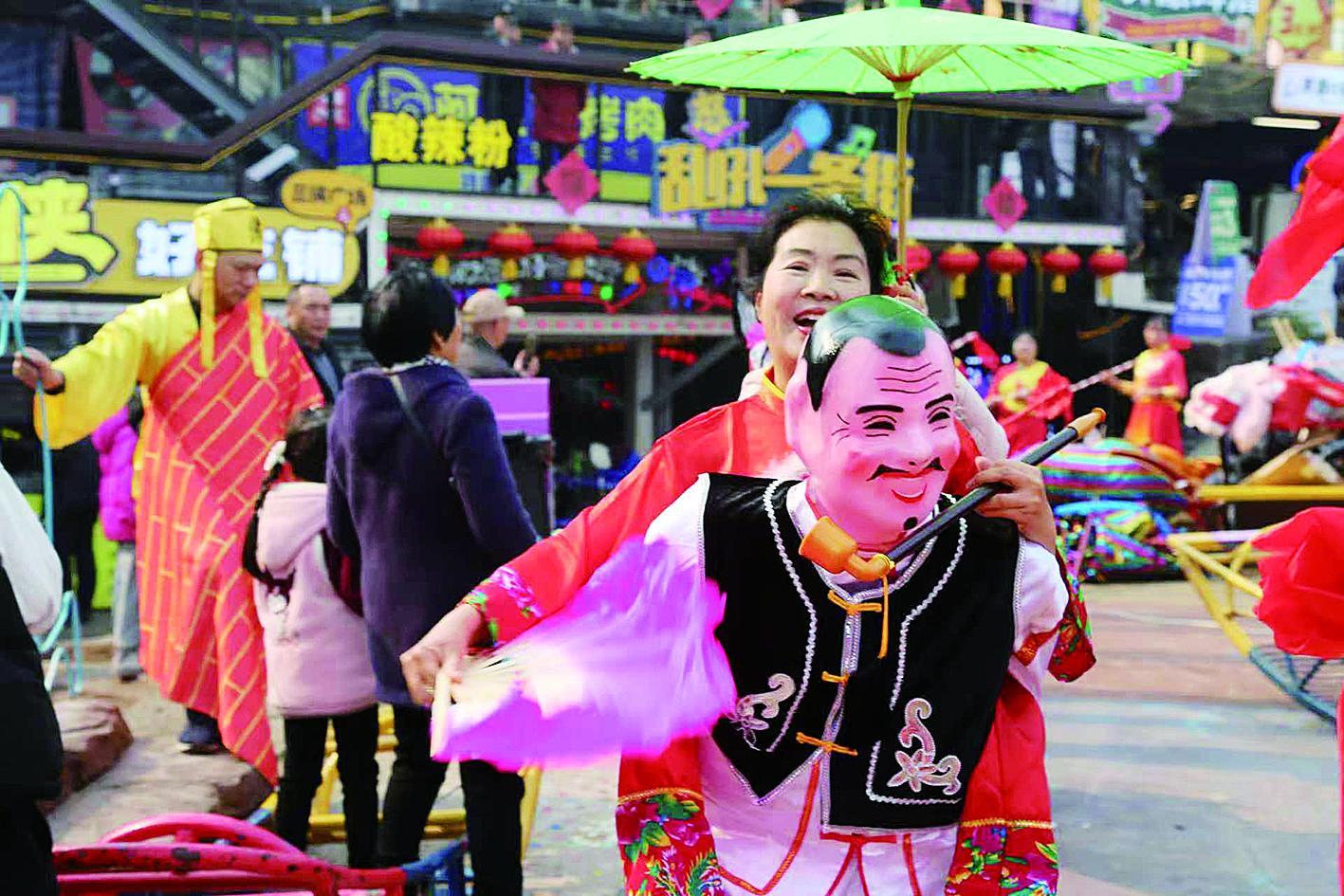 ◀涪陵美心红酒小镇景区将举行系列民俗活动