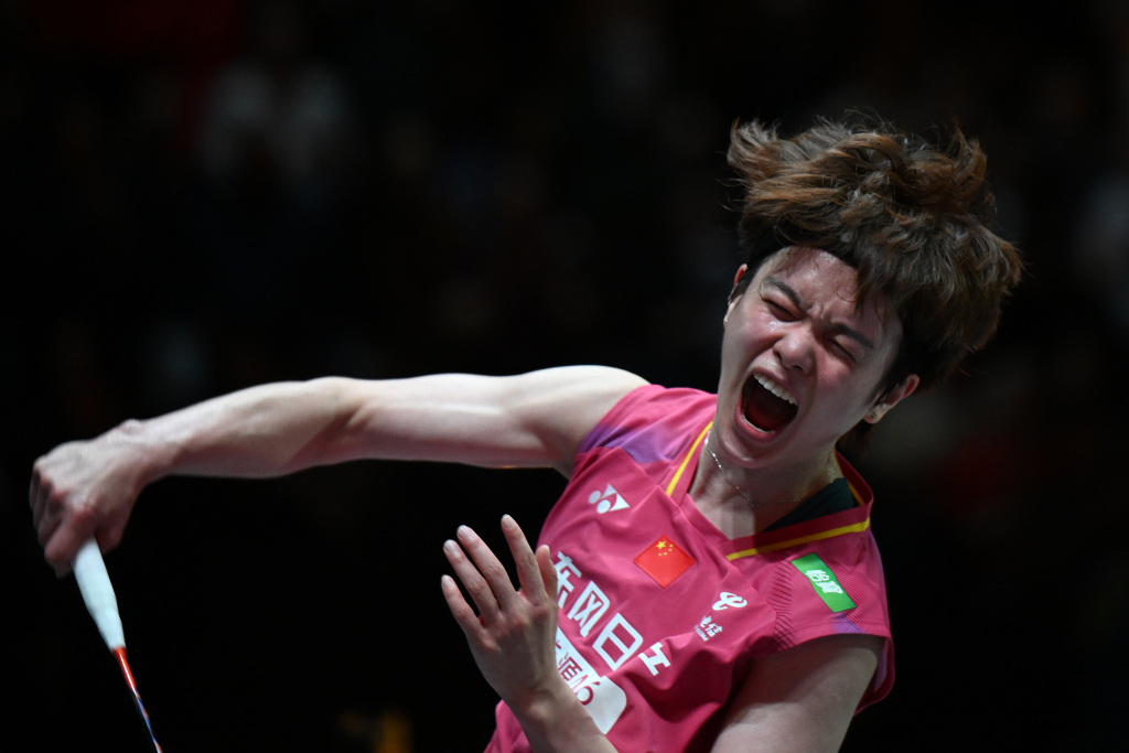 王祉怡怒吼庆祝胜利。