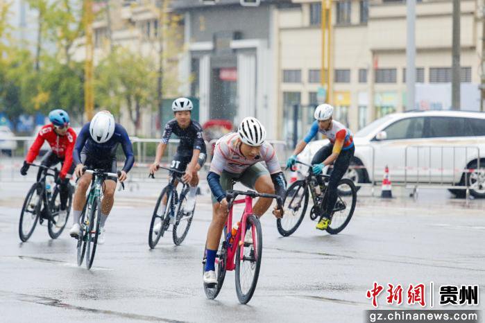 图为比赛现场。赛事组委会现场