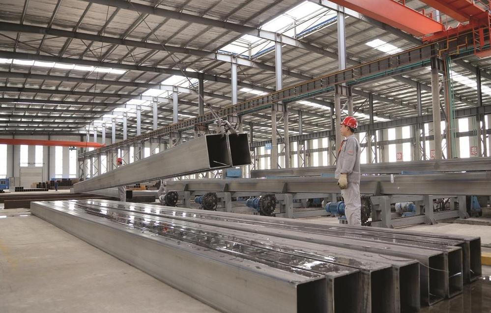 ▲邯郸一三高研科技有限公司方矩管生产车间。