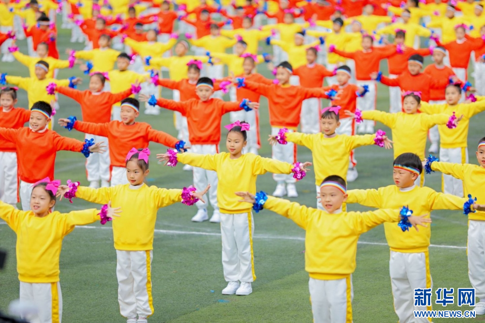 小学部展演方阵（11月22日摄）。