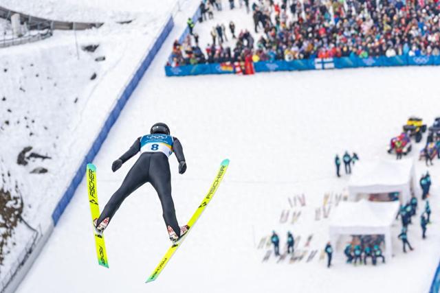 赵嘉文在北欧两项个人标准台比赛中。新华社记者 黄伟 摄