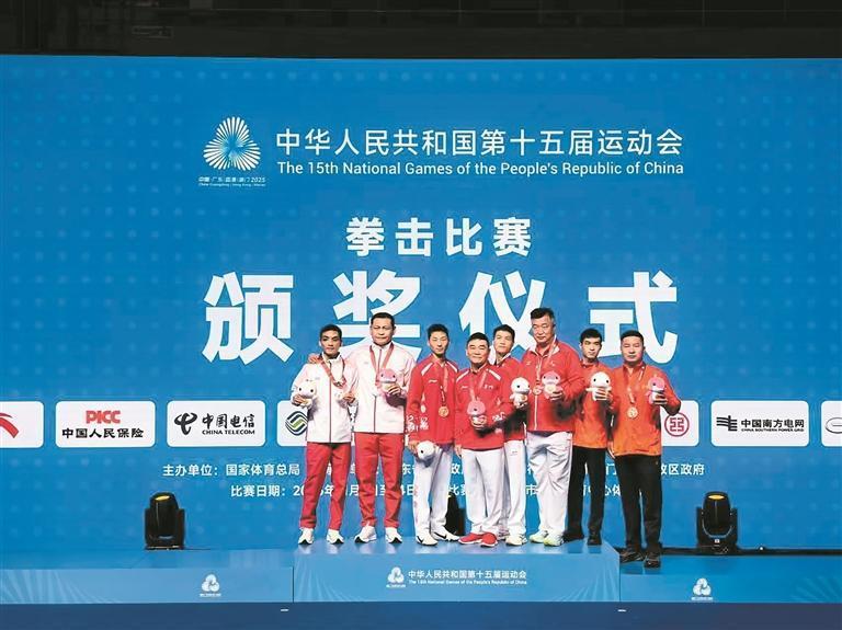 拳击比赛颁奖现场。 青海省拳击队供图