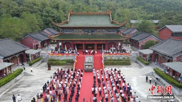 图为“阁皂山祭祖”典礼。 樟树市融媒体中心供图