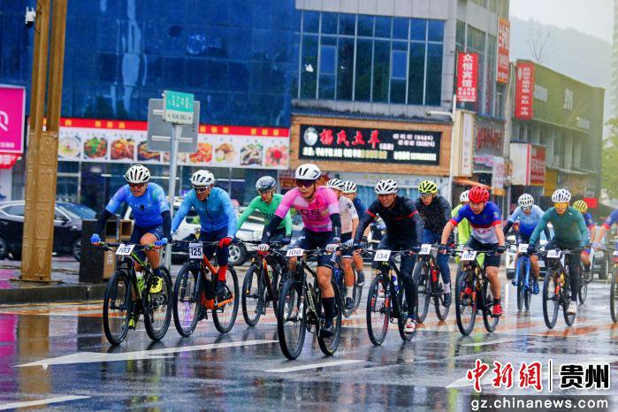 图为比赛现场。赛事组委会现场