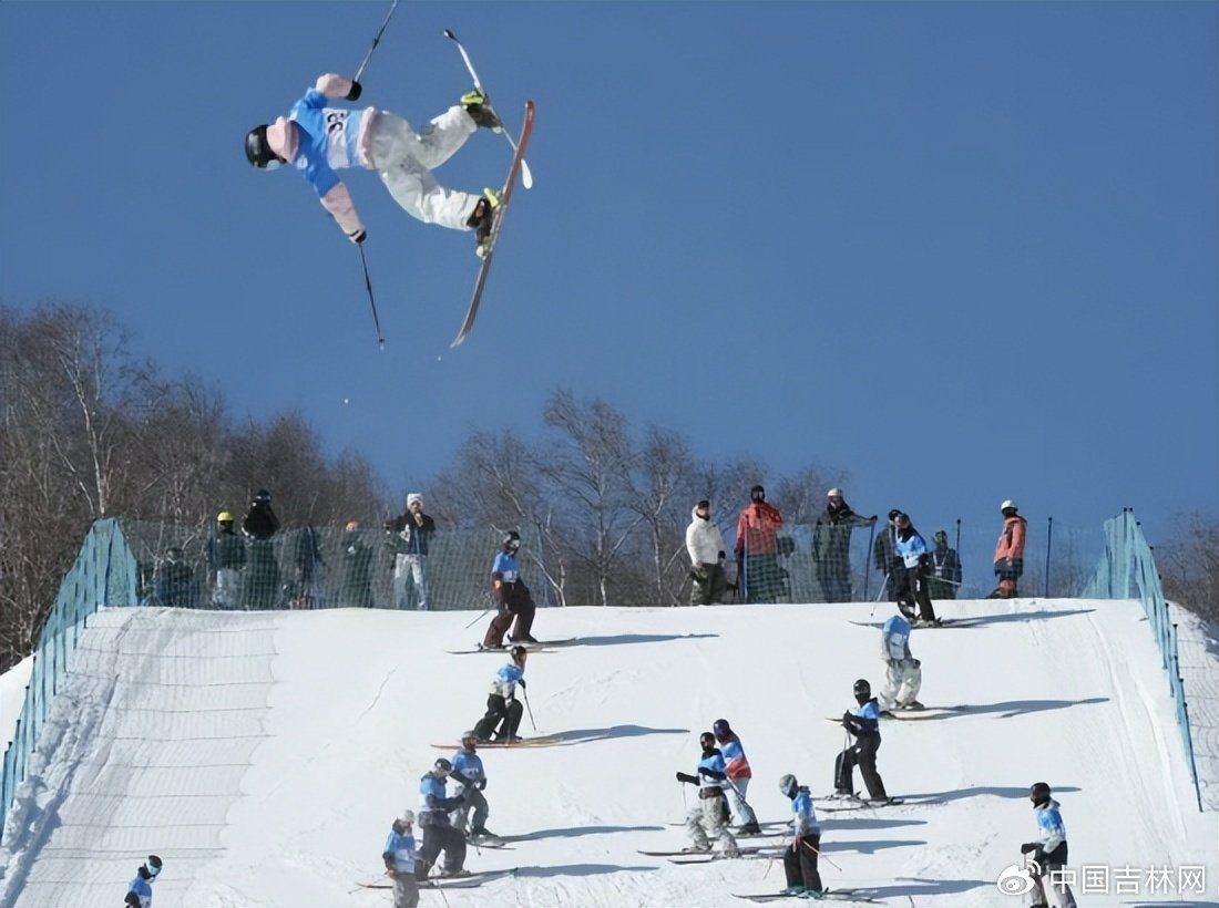 河北省张家口市崇礼区云顶滑雪场 新华社