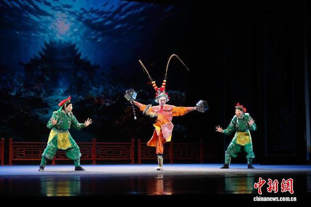 图为11月7日晚，桂林经典品牌文化精品《桂林有戏》演出现场。谢明梅 摄