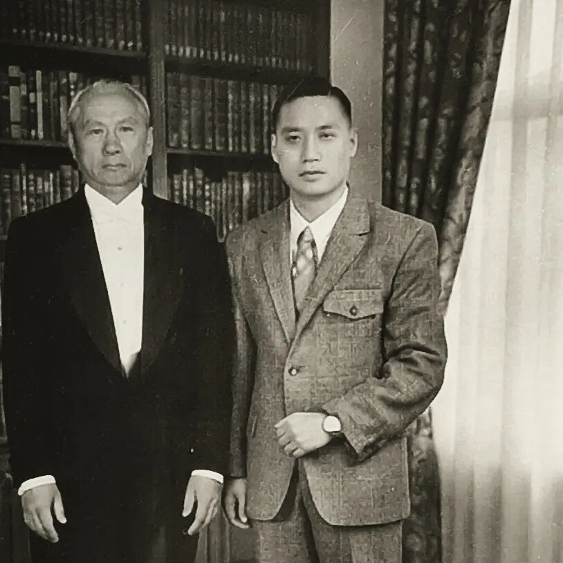 都信平（右）与顾维钧 1947年摄于华盛顿