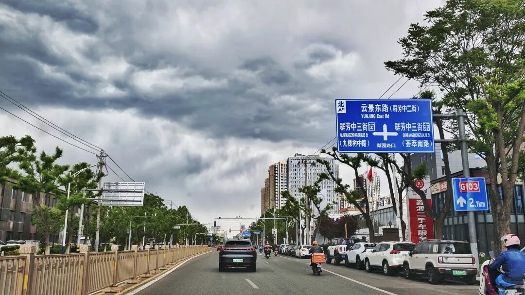 阎建庆 摄
