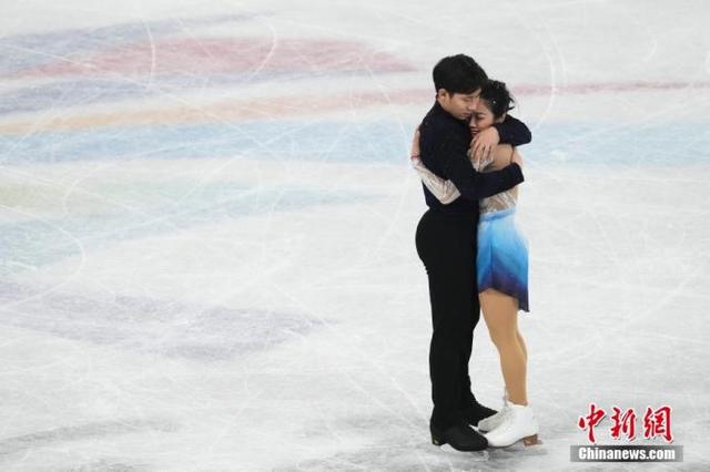 北京冬奥会隋文静/韩聪夺得冠军。中新社记者 毛建军 摄