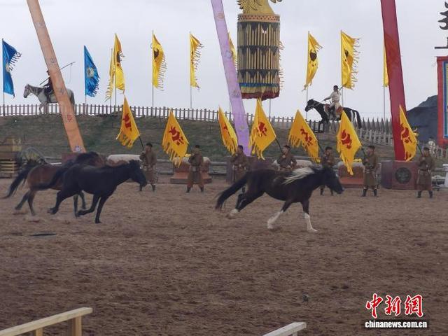 图为实景马术剧《英雄》现场。 中新网记者 李爱平 摄