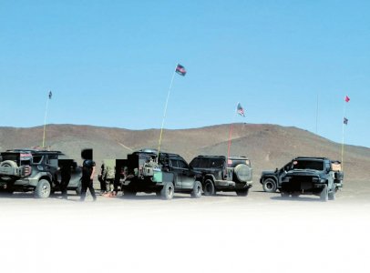 民警搜寻4小时后将车队拦停。雅丹派出所供图