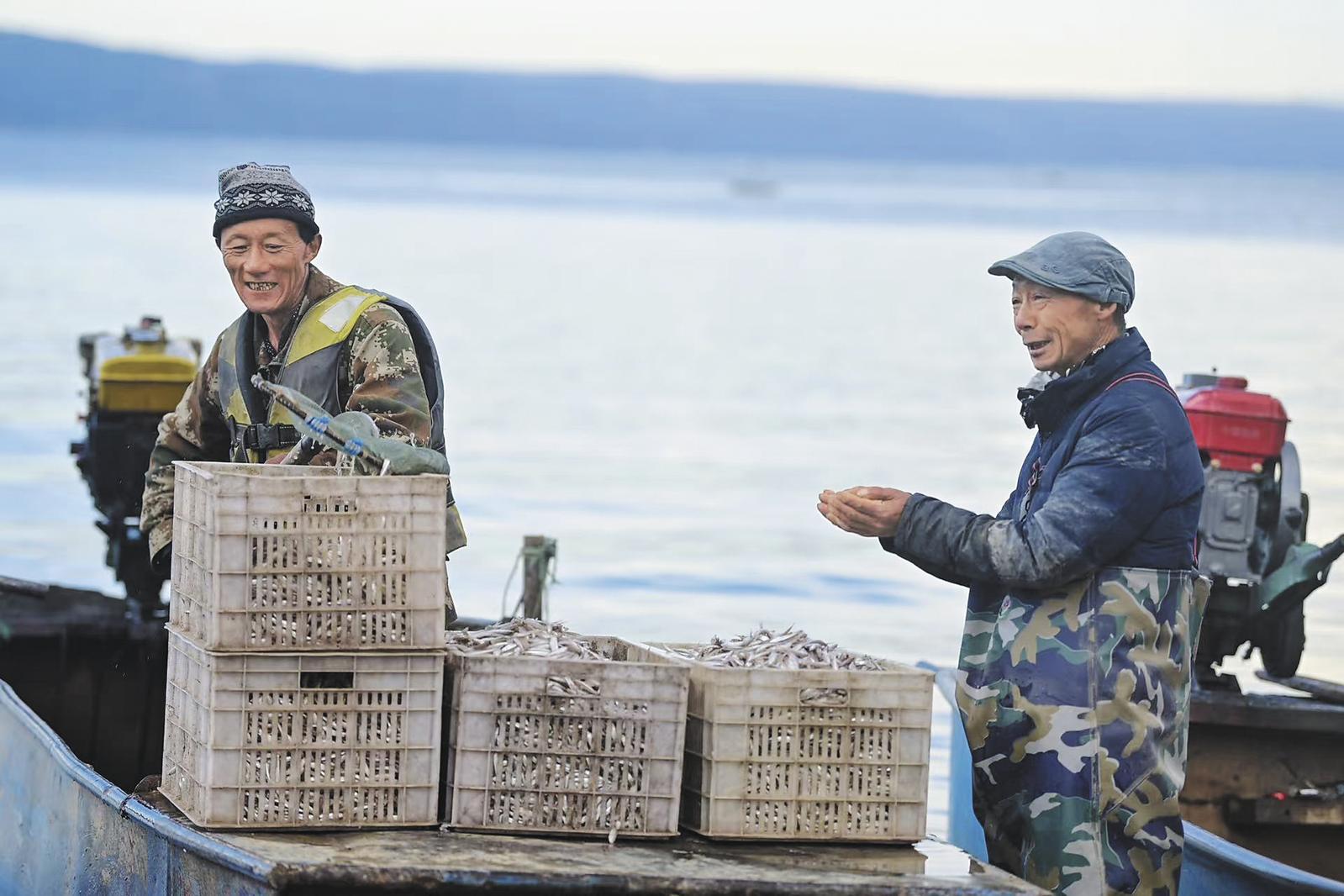 特色产业成为群众增收的好路子。 本报记者 陆广涛 摄