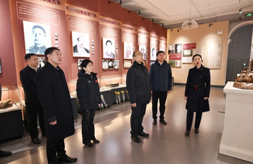 4月5日，黑龙江省委书记许勤到东北烈士纪念馆缅怀先烈，铭记历史，向杨靖宇、赵尚志、赵一曼等东北抗联英雄致敬。